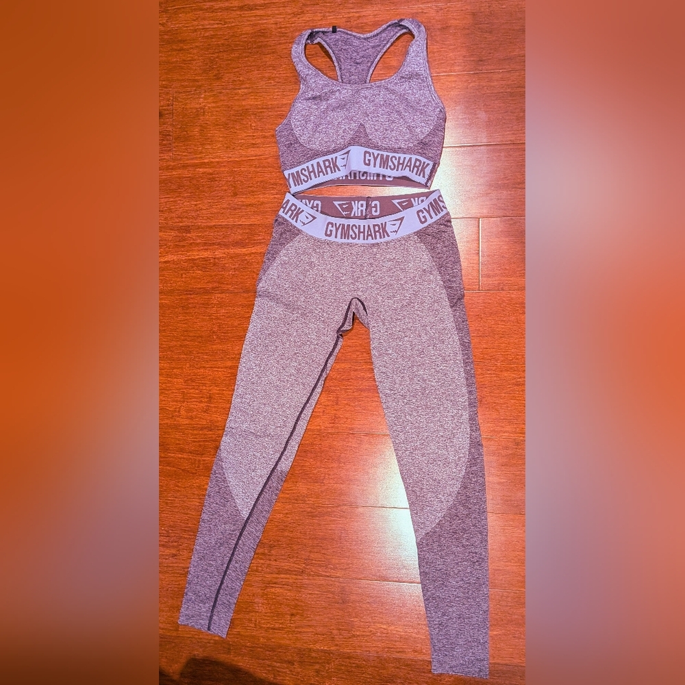 GYMSHARK Women's Lavender Sports Bra and Leggings Set
